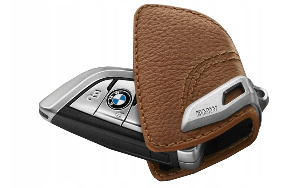 Шкіряний футляр BMW для ключів зі сталевим затиском. Коричневого кольору