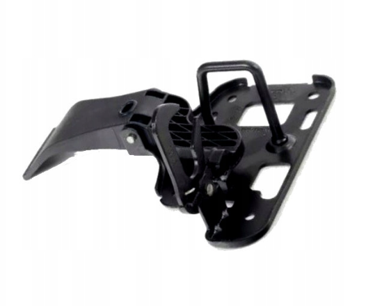 Замок капоту