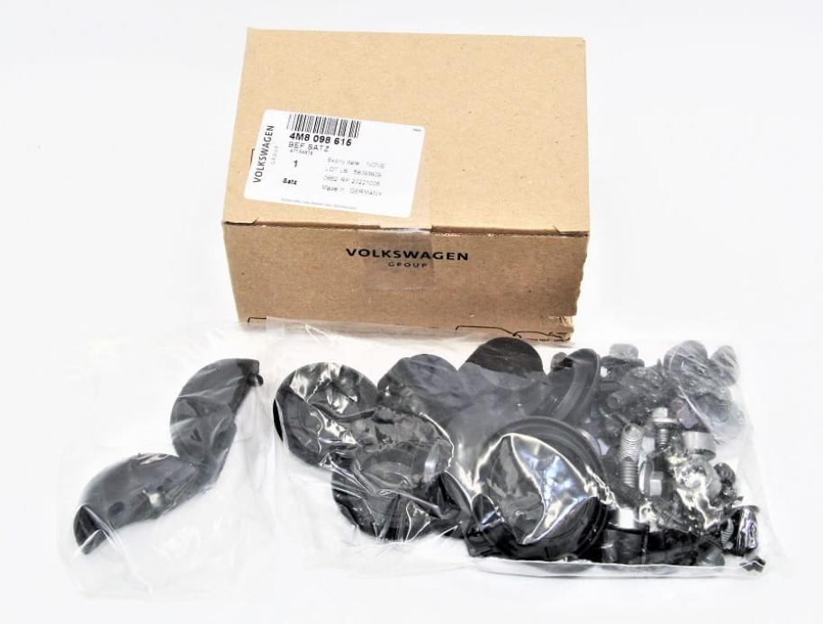 Комплект кріплень для капота