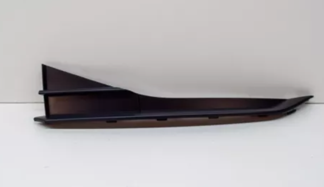 Нижній спойлер переднього бампера